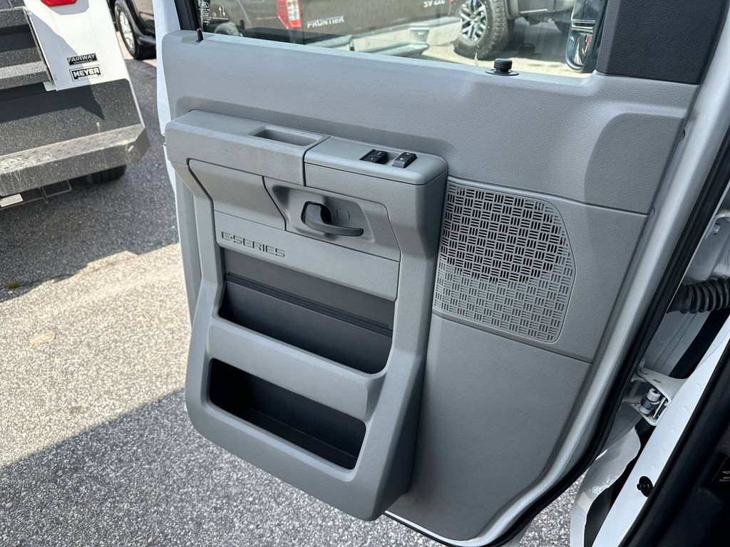 Used 2024 Ford E-350 and Econoline 350 Super Duty w/ Driver's Safety Package RWD image 17