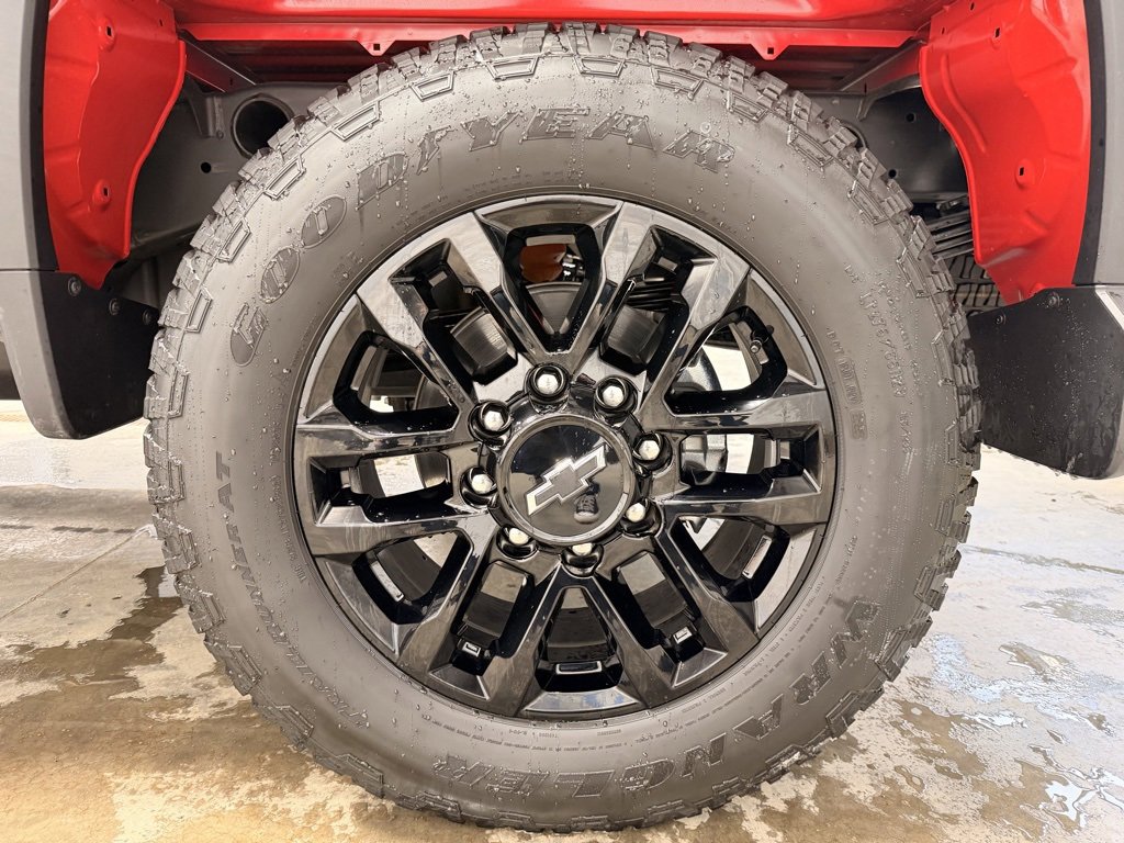 Used 2025 Chevrolet Silverado 2500 LT image 17