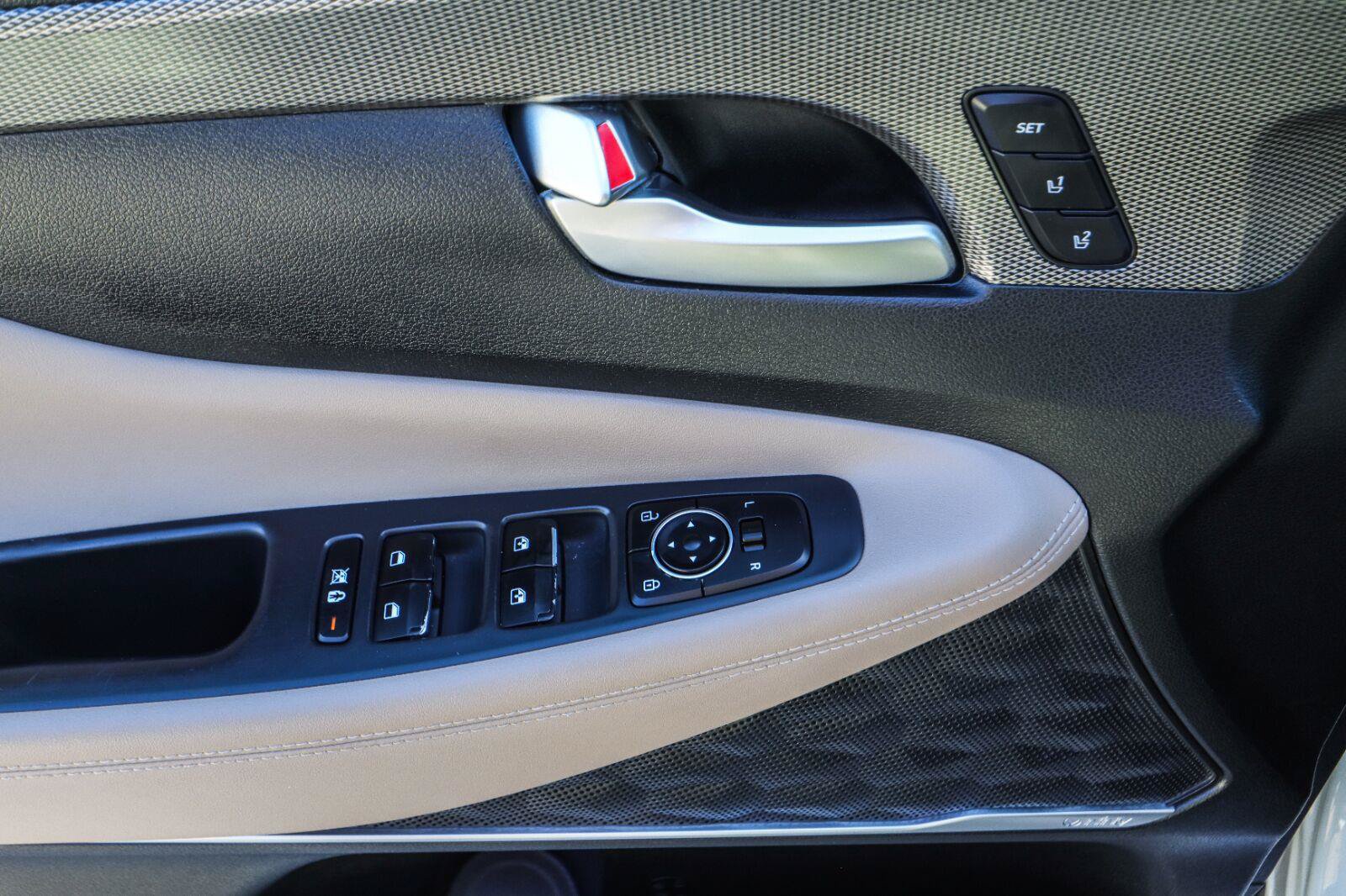 Used 2019 Hyundai Santa Fe AWD image 36