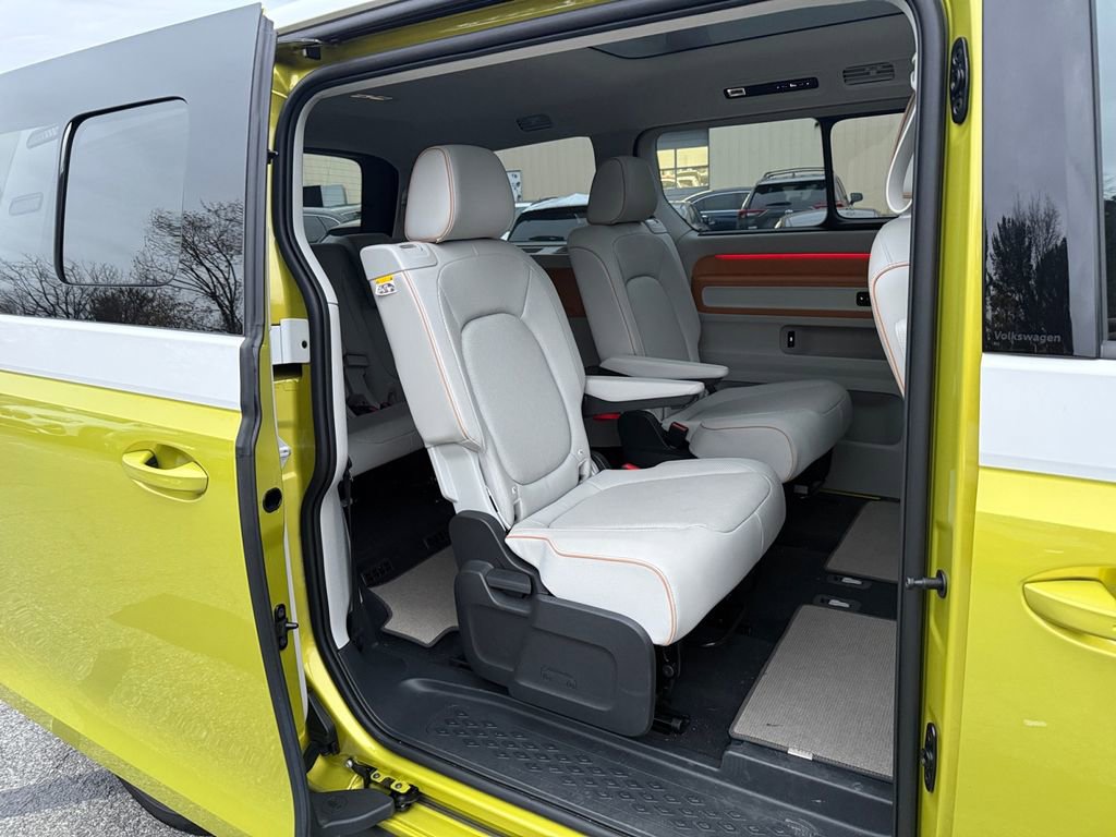 New 2025 Volkswagen ID. Buzz 1st Edition image 27