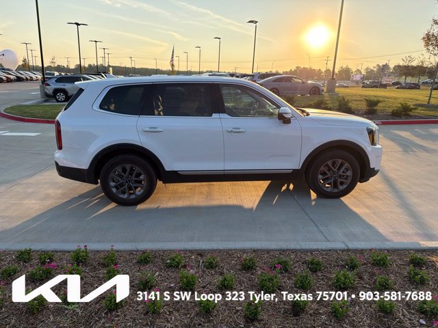 Used 2024 Kia Telluride LX FWD image 13
