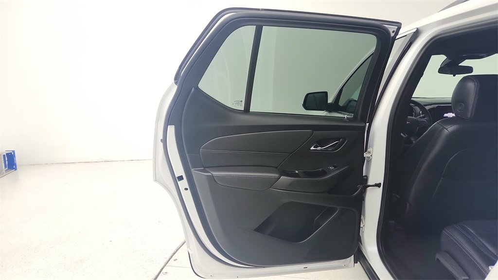 Used 2023 Chevrolet Traverse LT image 22