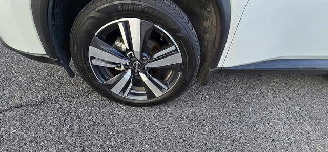 Used 2024 Nissan Rogue SL image 11