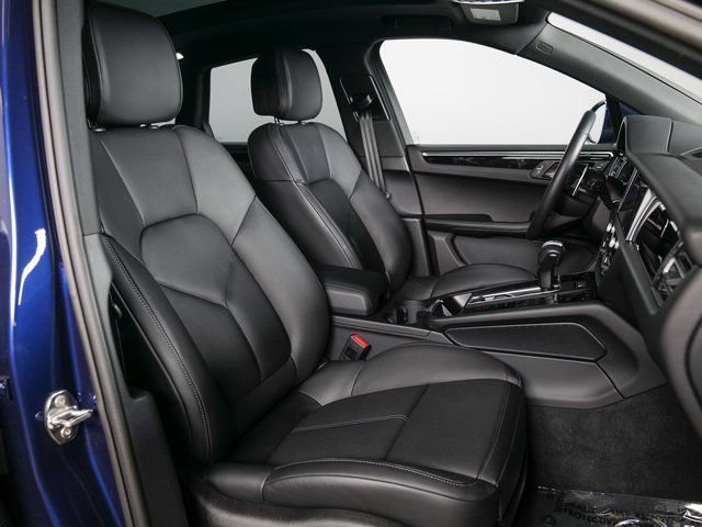 Certified 2026 Porsche Macan AWD/4WD image 11