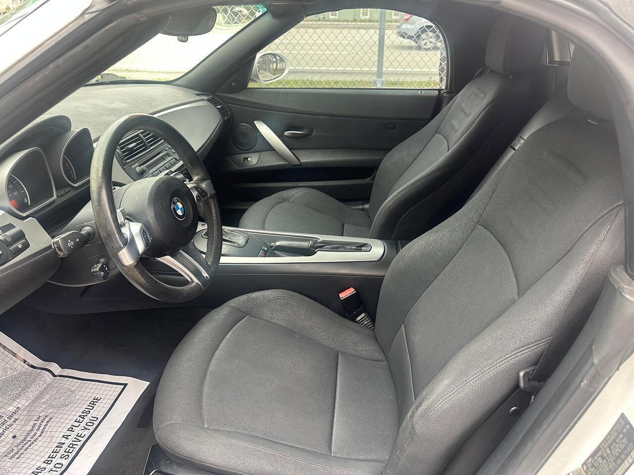 Used 2008 BMW Z4 3.0i RWD image 9