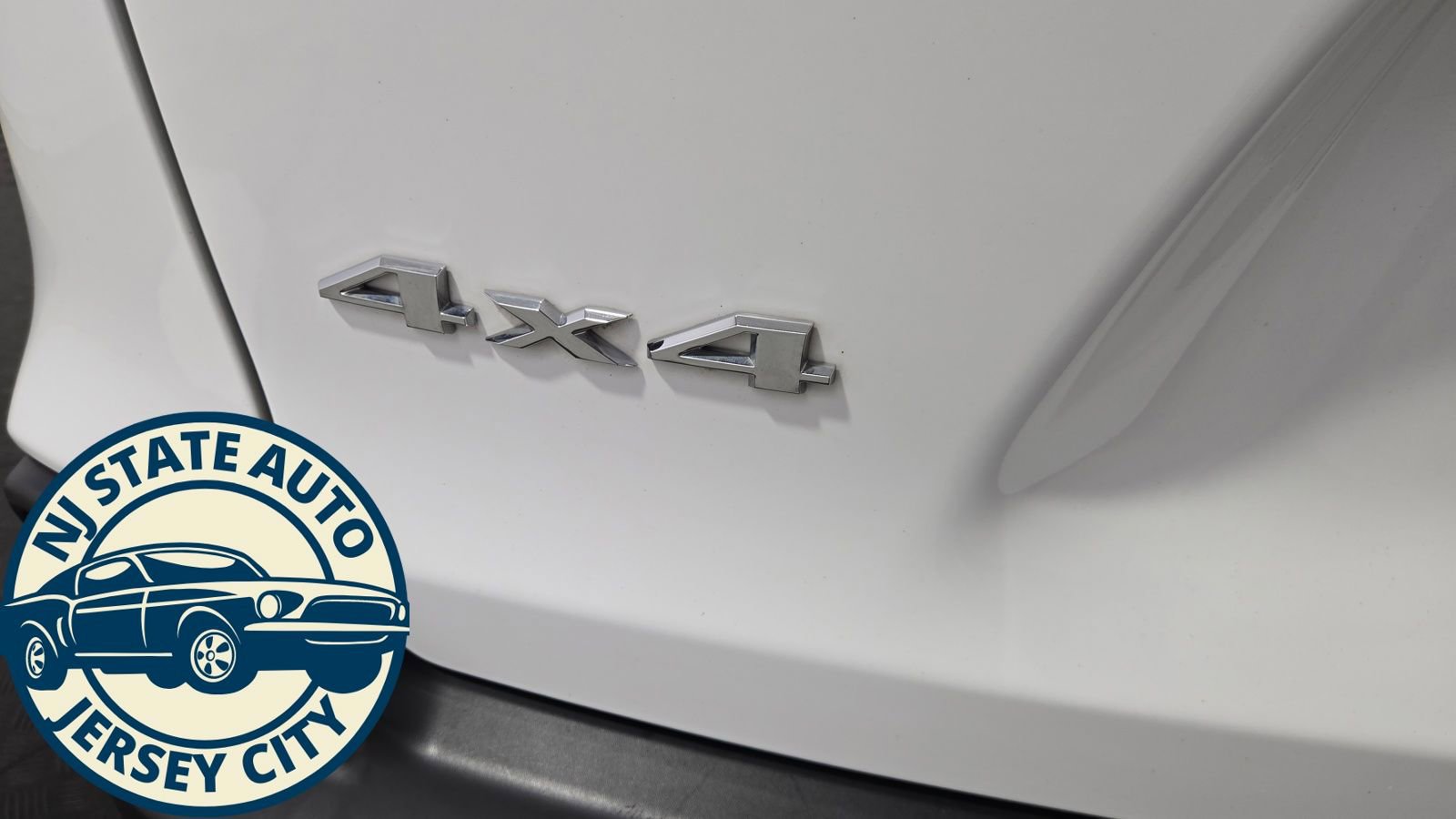 Used 2022 Jeep Cherokee Limited image 32