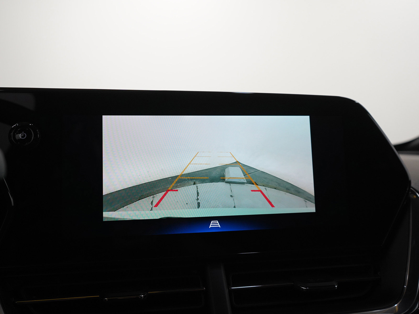 Used 2024 Chevrolet Trax RS w/ Driver Confidence Package FWD image 27