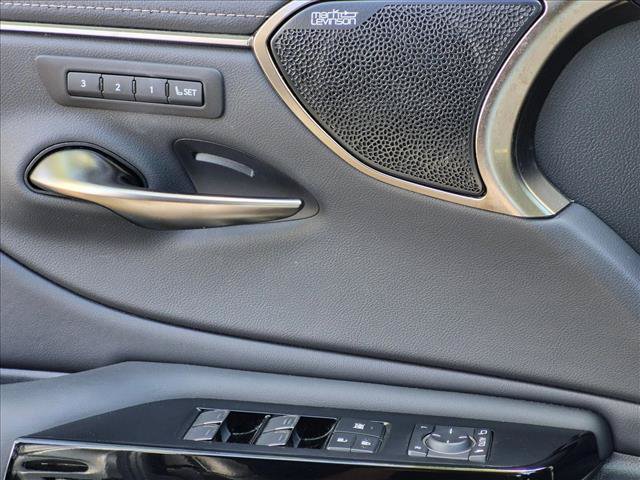 Certified 2023 Lexus ES 350 Ultra Luxury w/ Accessory Package (Z2) FWD image 2