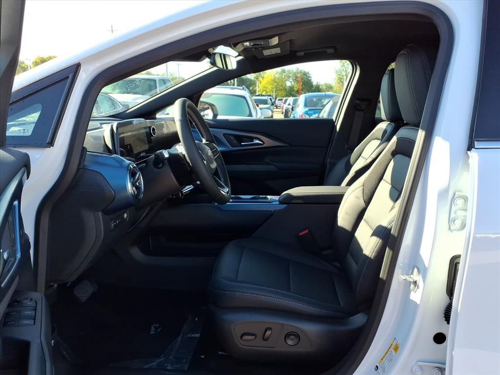 New 2026 Chevrolet Equinox EV LT image 13