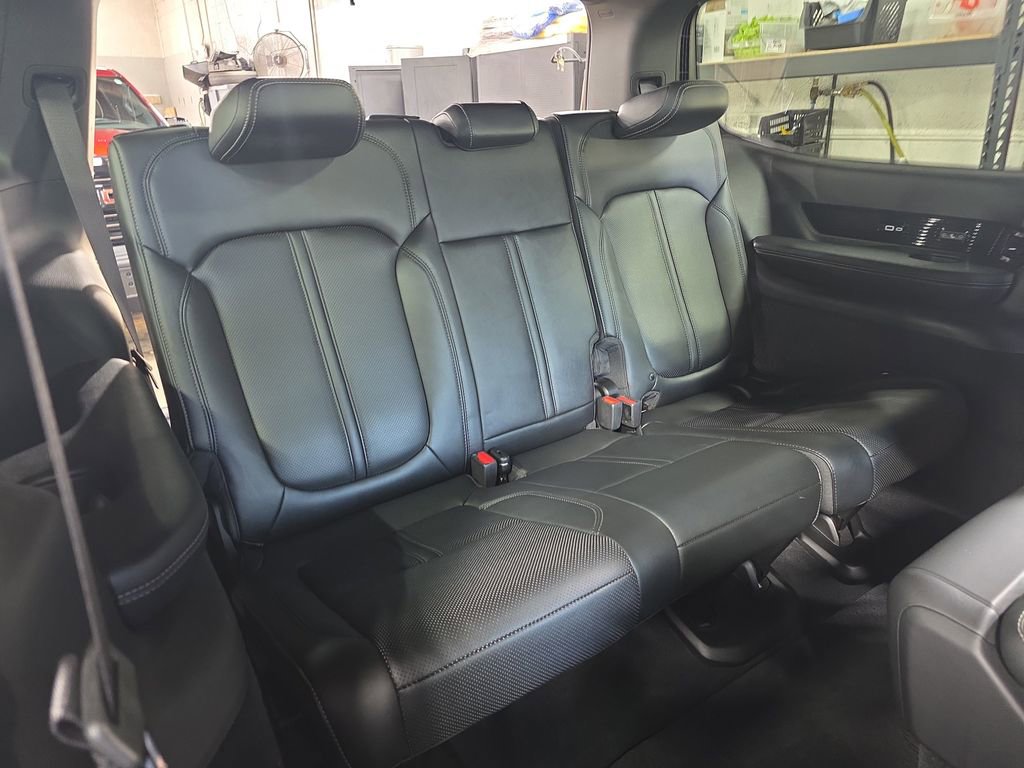 Used 2022 Jeep Grand Wagoneer Series I AWD/4WD image 12