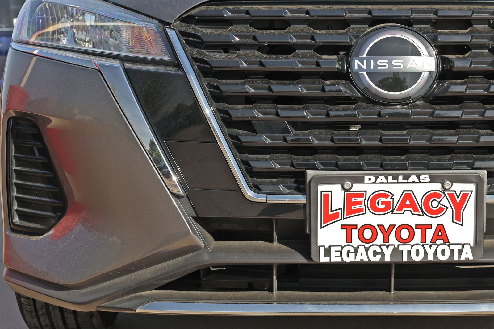 Used 2022 Nissan Kicks SV image 9