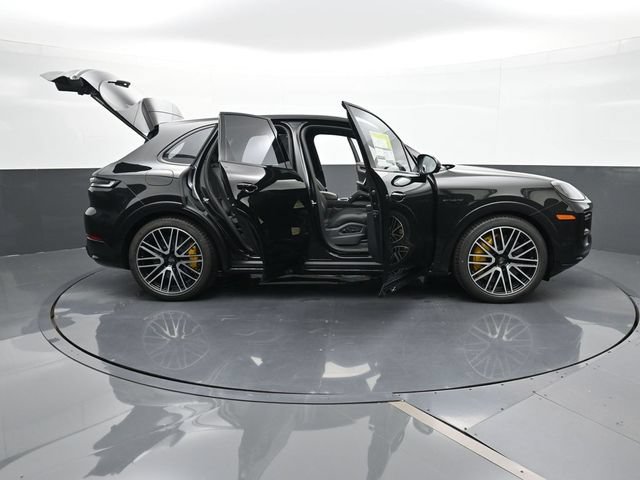New 2026 Porsche Cayenne Turbo AWD/4WD image 35