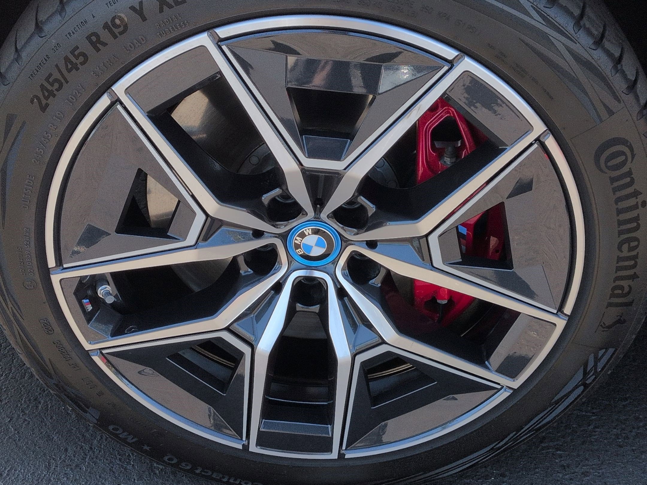 Used 2025 BMW i5 M60 w/ Premium Package image 13