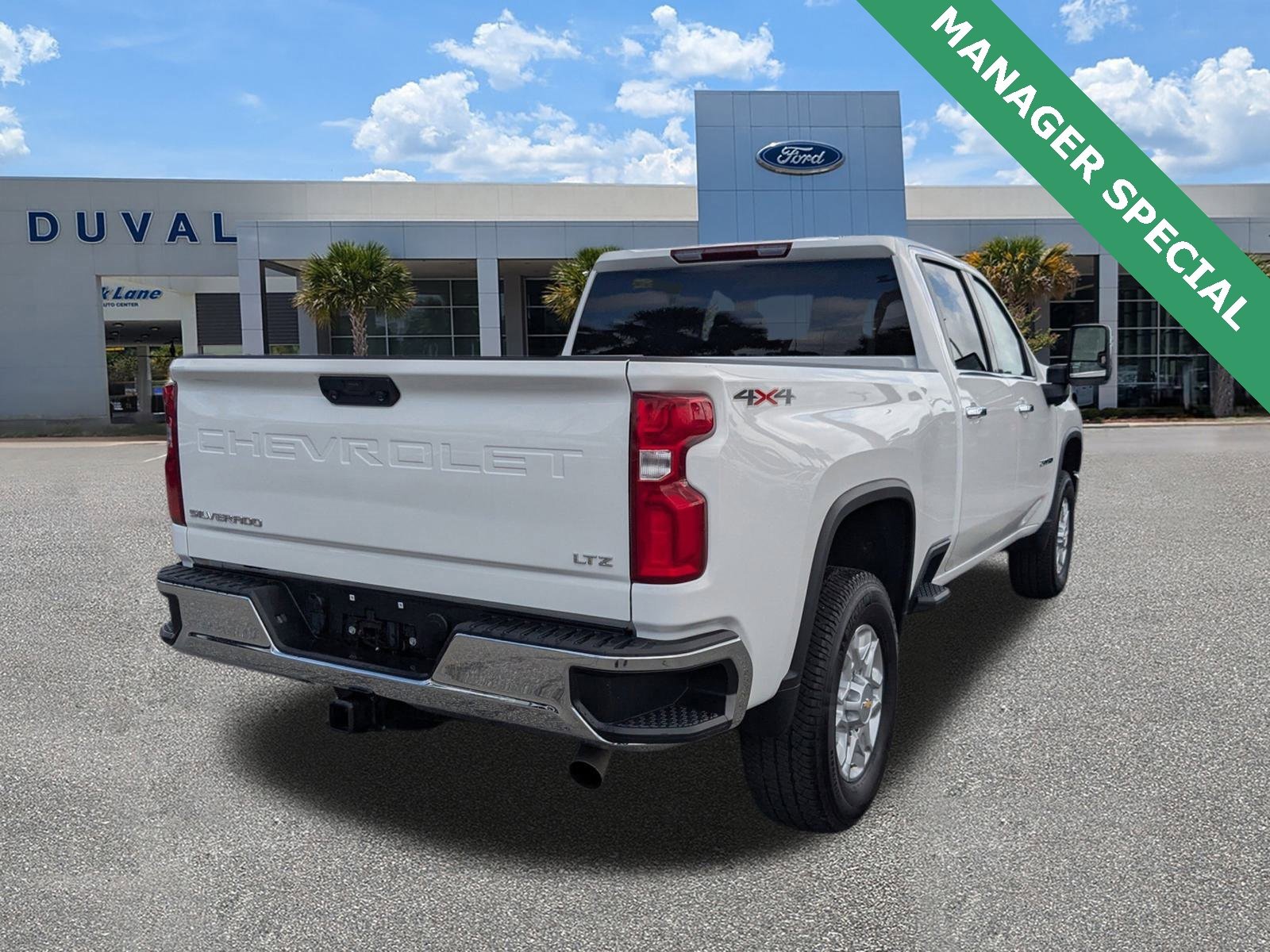 Used 2024 Chevrolet Silverado 2500 LTZ image 3