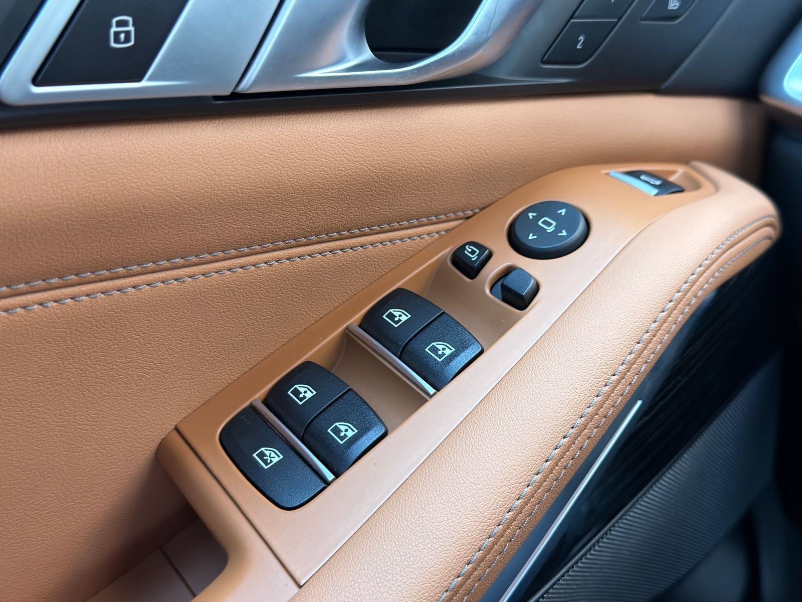 Certified 2025 BMW X5 M60i image 23