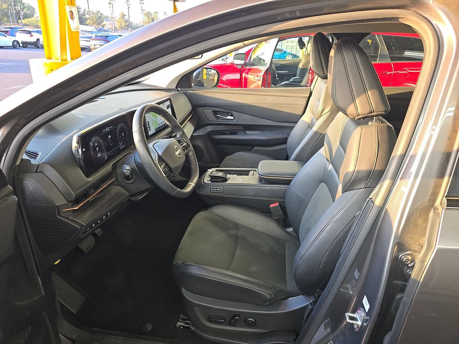 Used 2023 Nissan Ariya FWD image 9