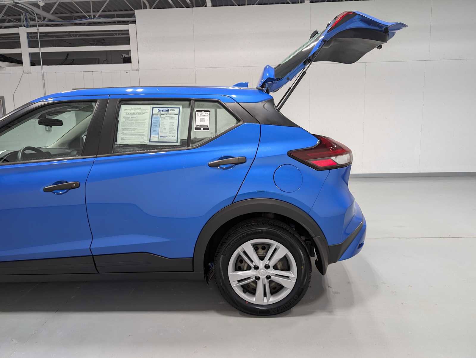 Used 2023 Nissan Kicks S image 11