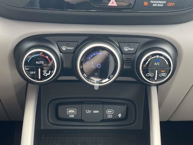 New 2026 Hyundai Venue SEL FWD image 27