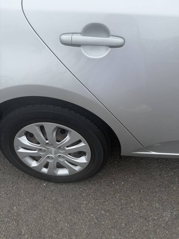 Used 2012 Kia Forte LX FWD image 18