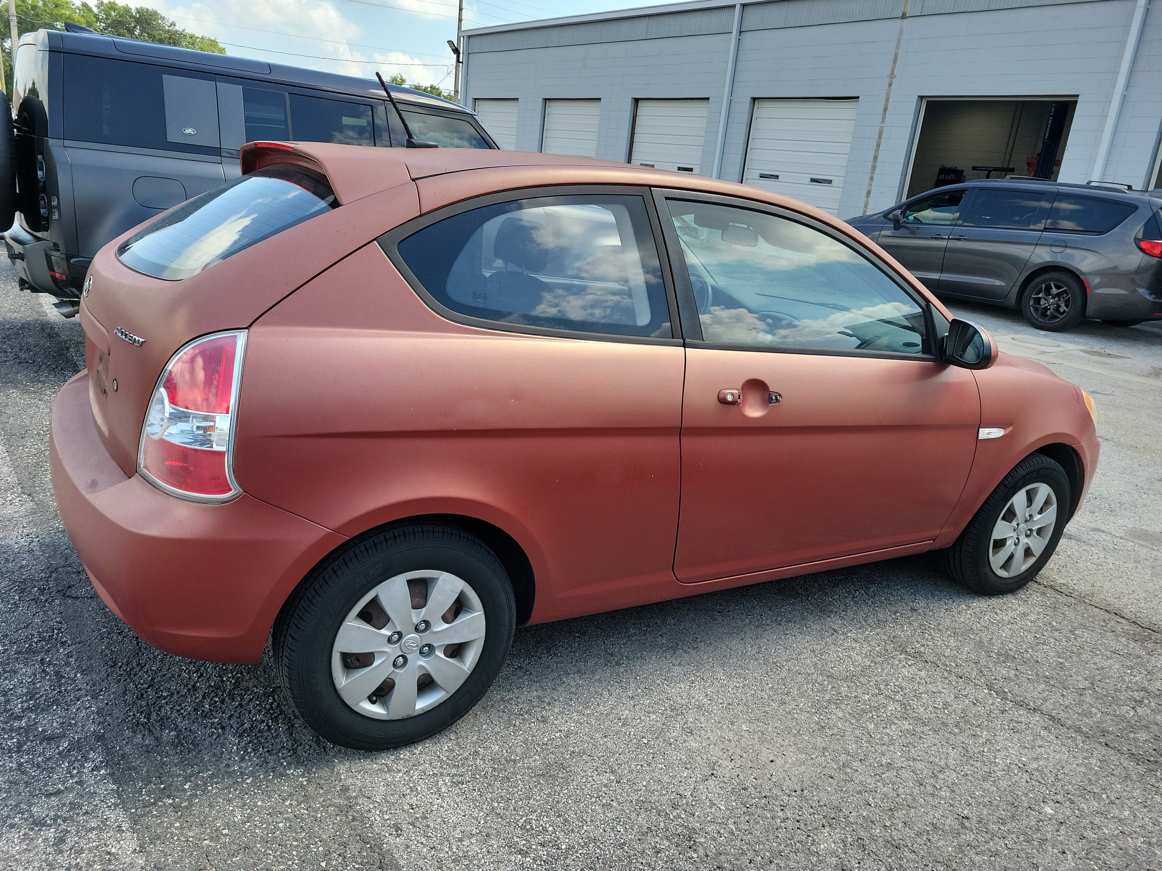Used 2009 Hyundai Accent GS w/ Premium Pkg 3 FWD image 7