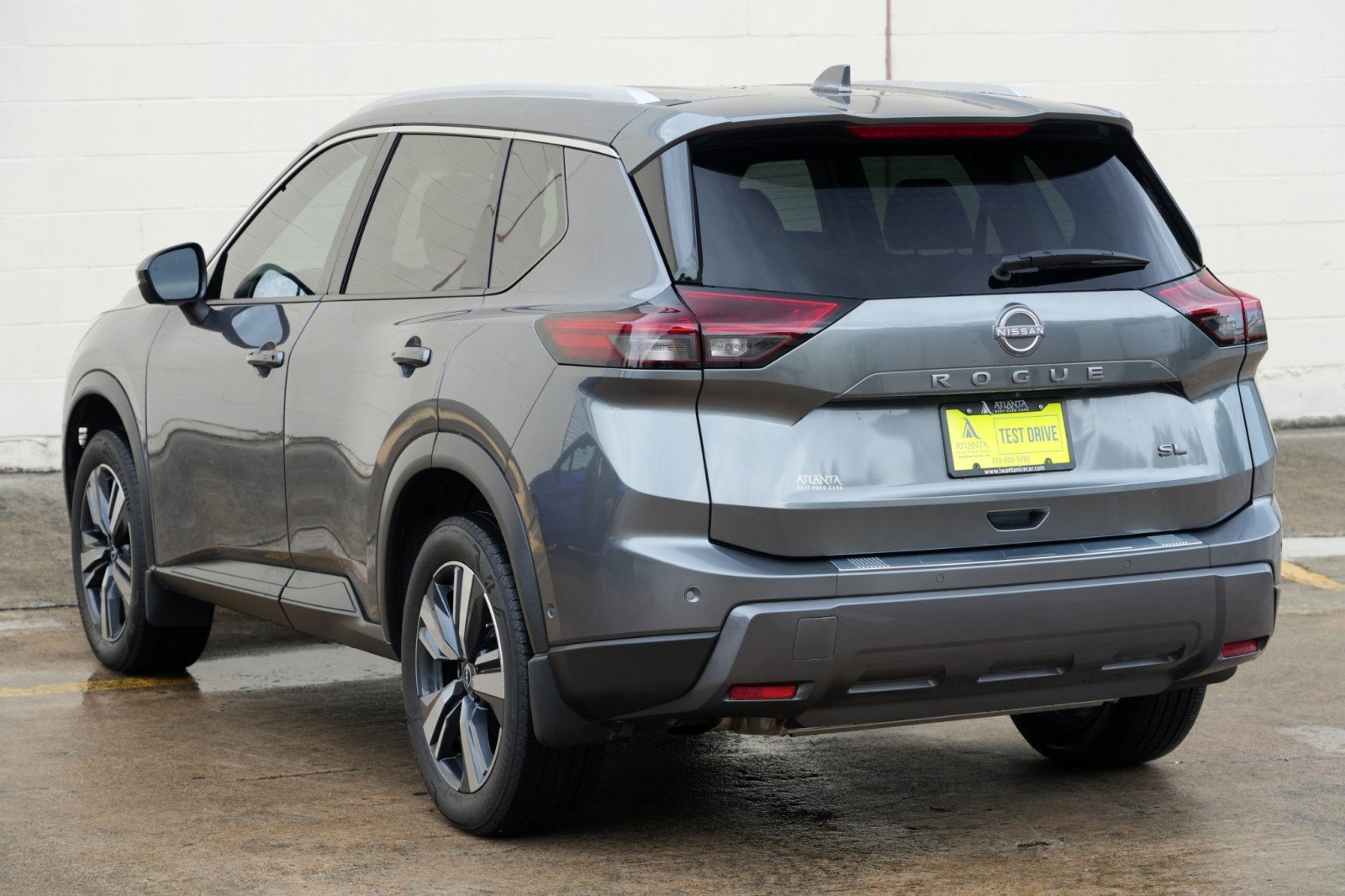 Used 2024 Nissan Rogue SL FWD image 45