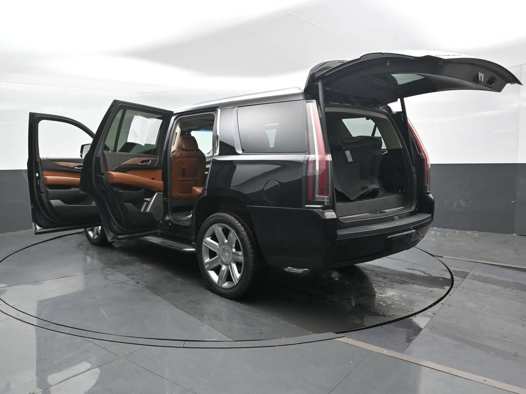 Used 2018 Cadillac Escalade Premium Luxury AWD/4WD image 49