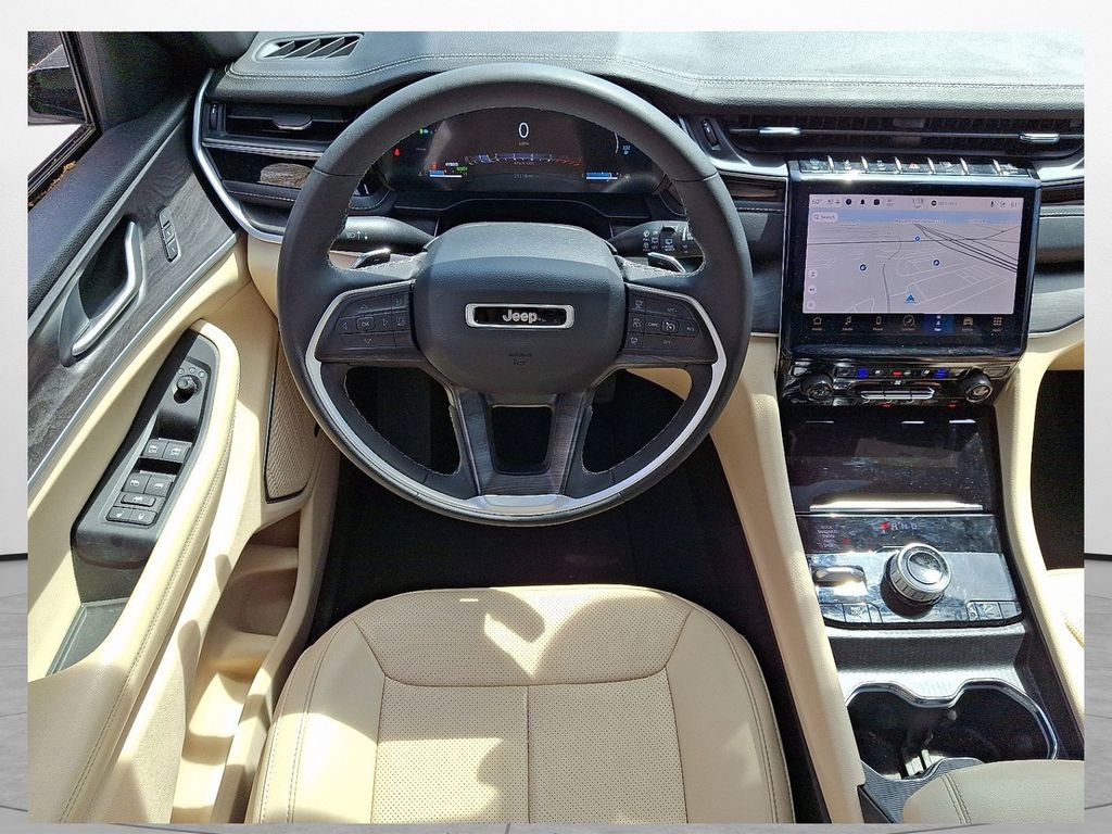 Used 2023 Jeep Grand Cherokee 4WD 4xe w/ Luxury Tech Group II image 7