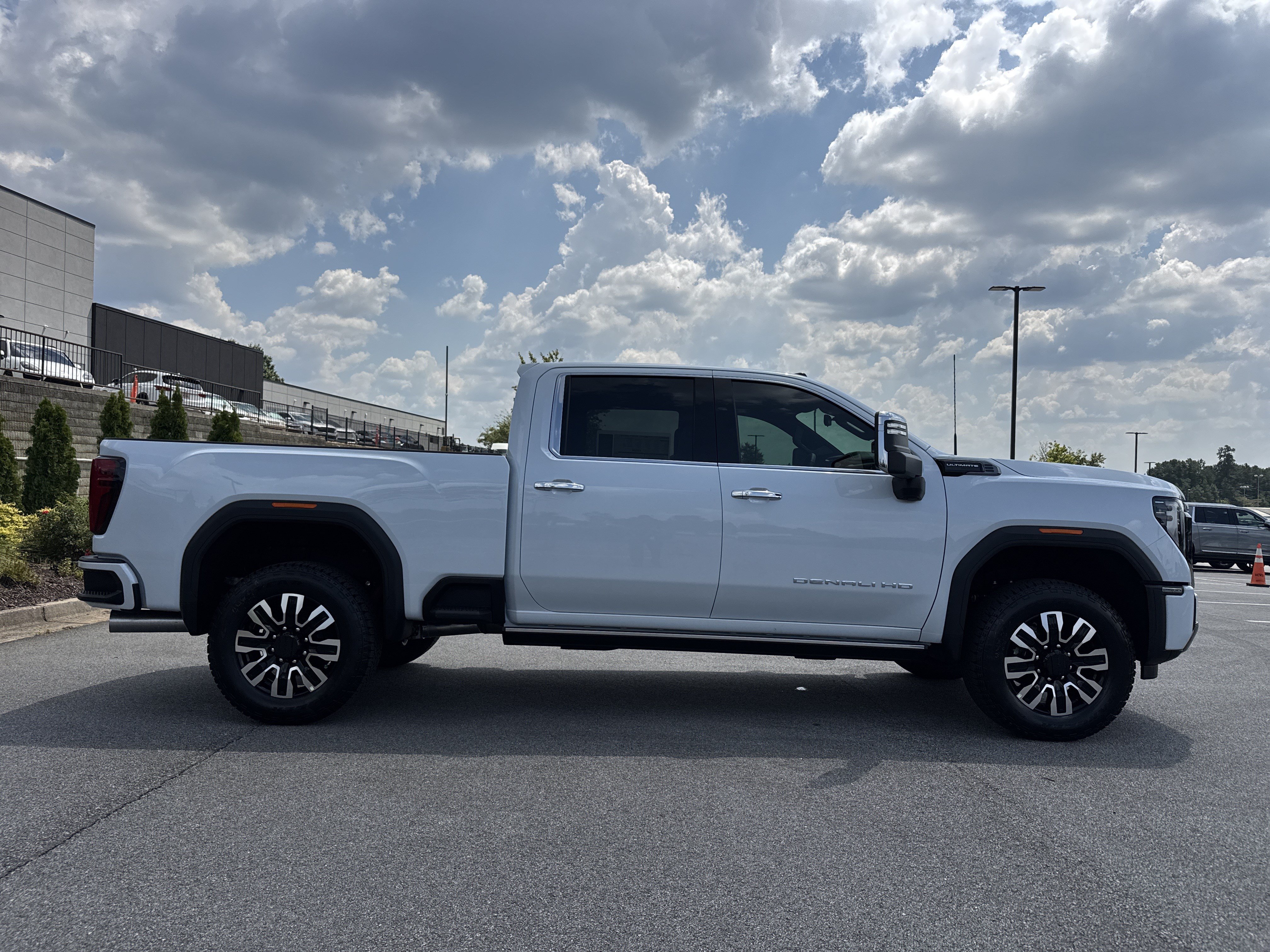 New 2026 GMC Sierra 2500 Denali Ultimate AWD/4WD image 11