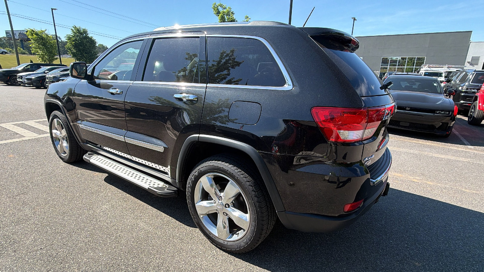 Used 2012 Jeep Grand Cherokee Overland Summit AWD/4WD image 10