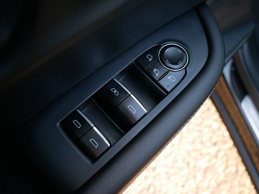 Used 2025 Buick Enclave Avenir w/ Trailering Package, 5000 lbs. AWD/4WD image 14