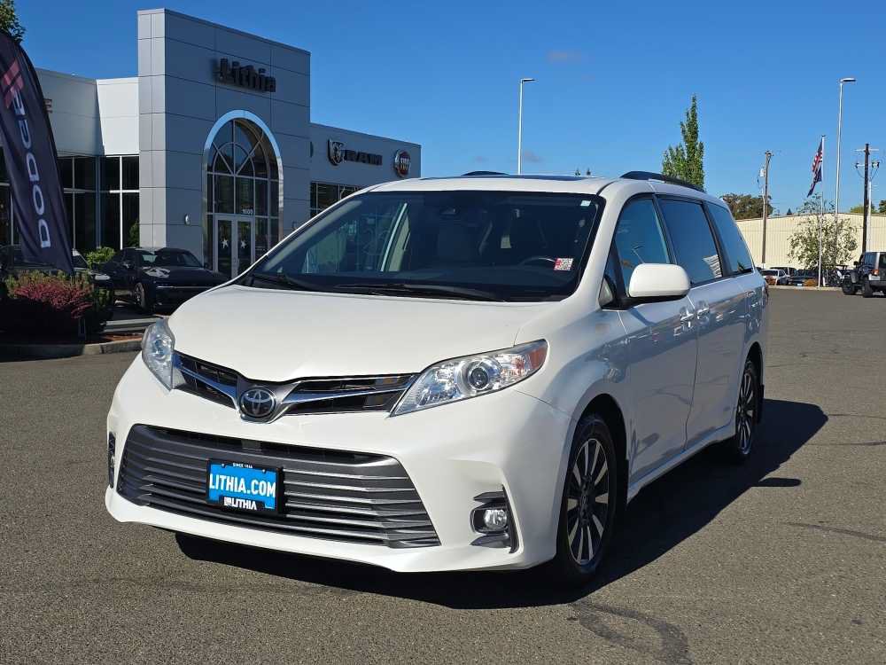 Used 2019 Toyota Sienna XLE w/ XLE Navigation Package AWD/4WD image 1