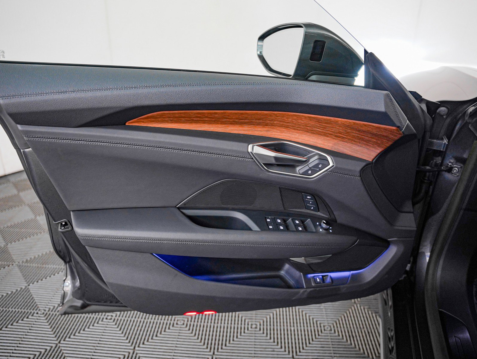 Used 2023 Audi e-tron GT Premium Plus w/ Executive Package image 22