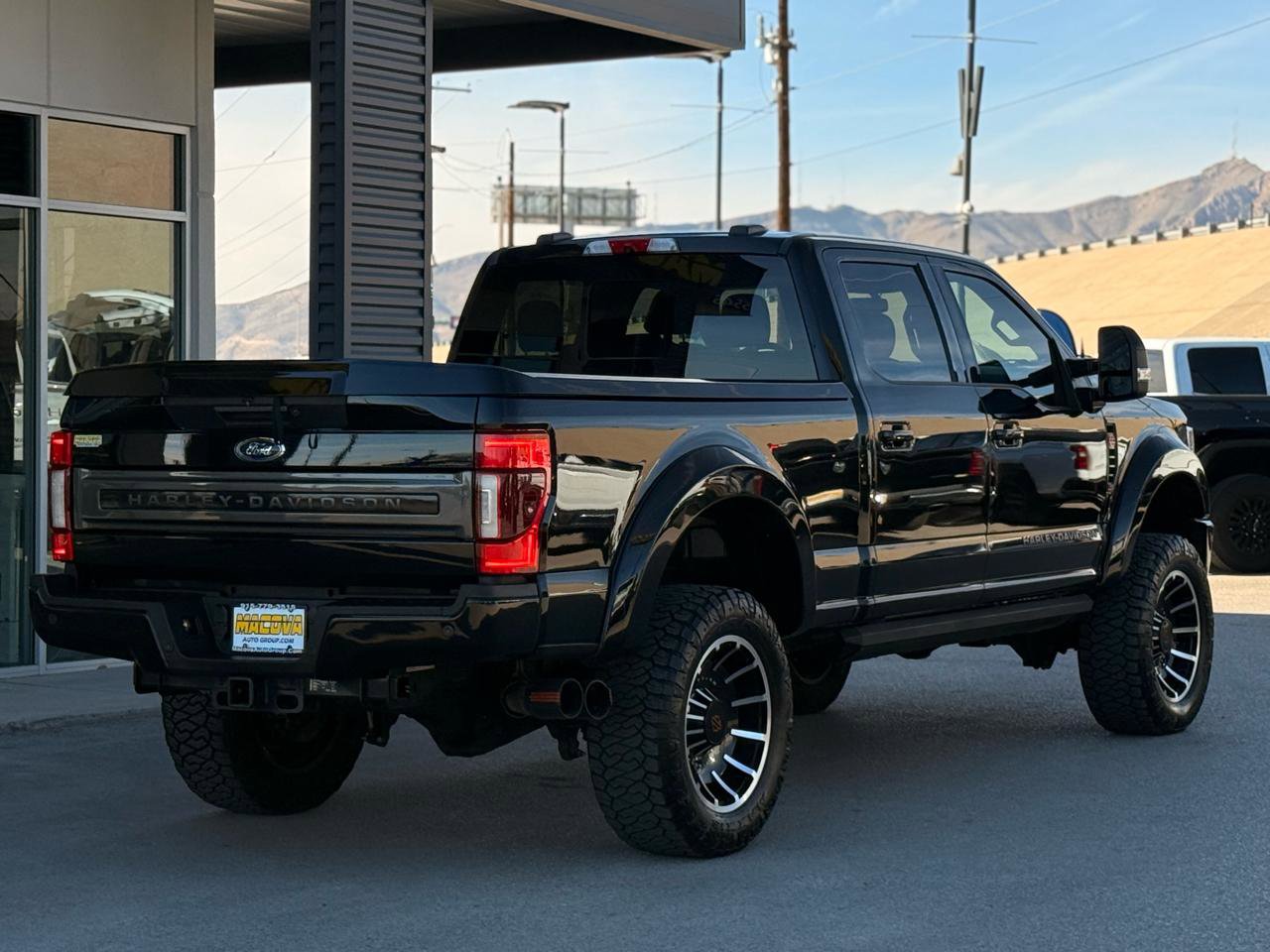 Used 2021 Ford F250 Lariat w/ Lariat Ultimate Package AWD/4WD image 6