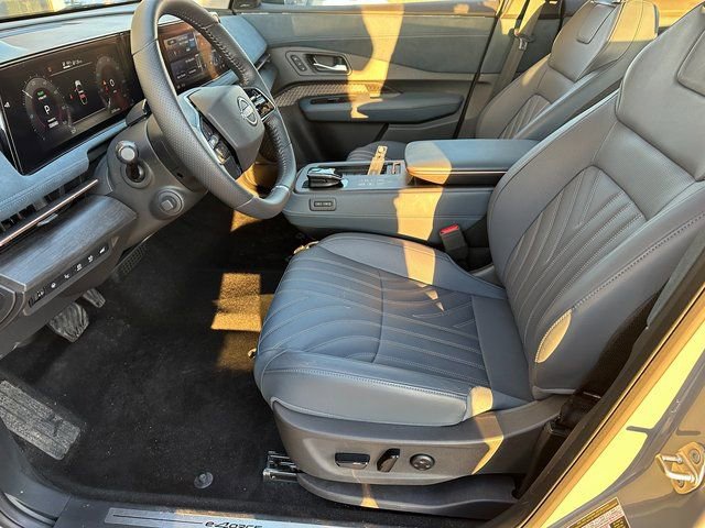 Used 2024 Nissan Ariya AWD image 21