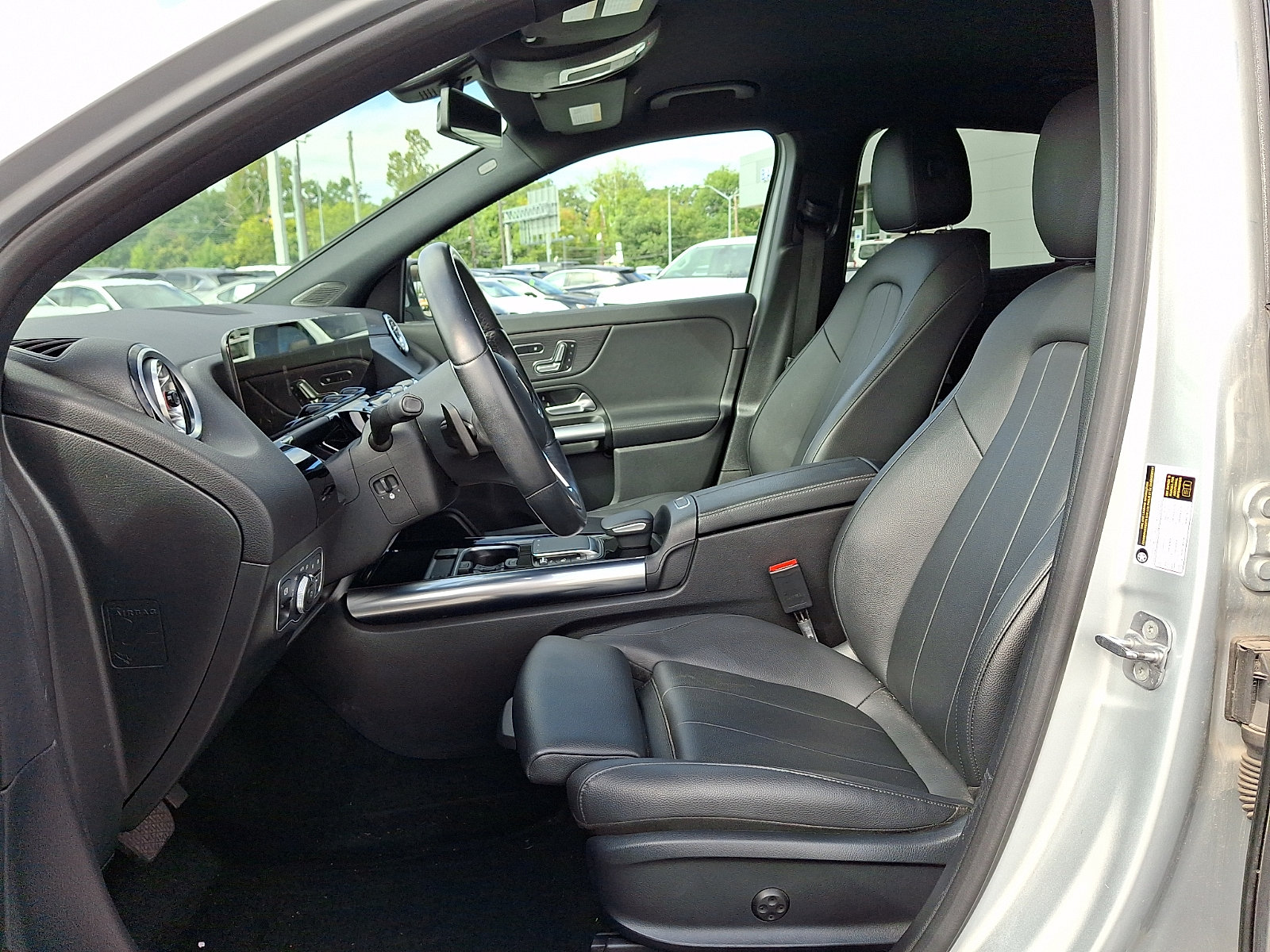 Used 2023 Mercedes-Benz GLA 250 4MATIC image 13