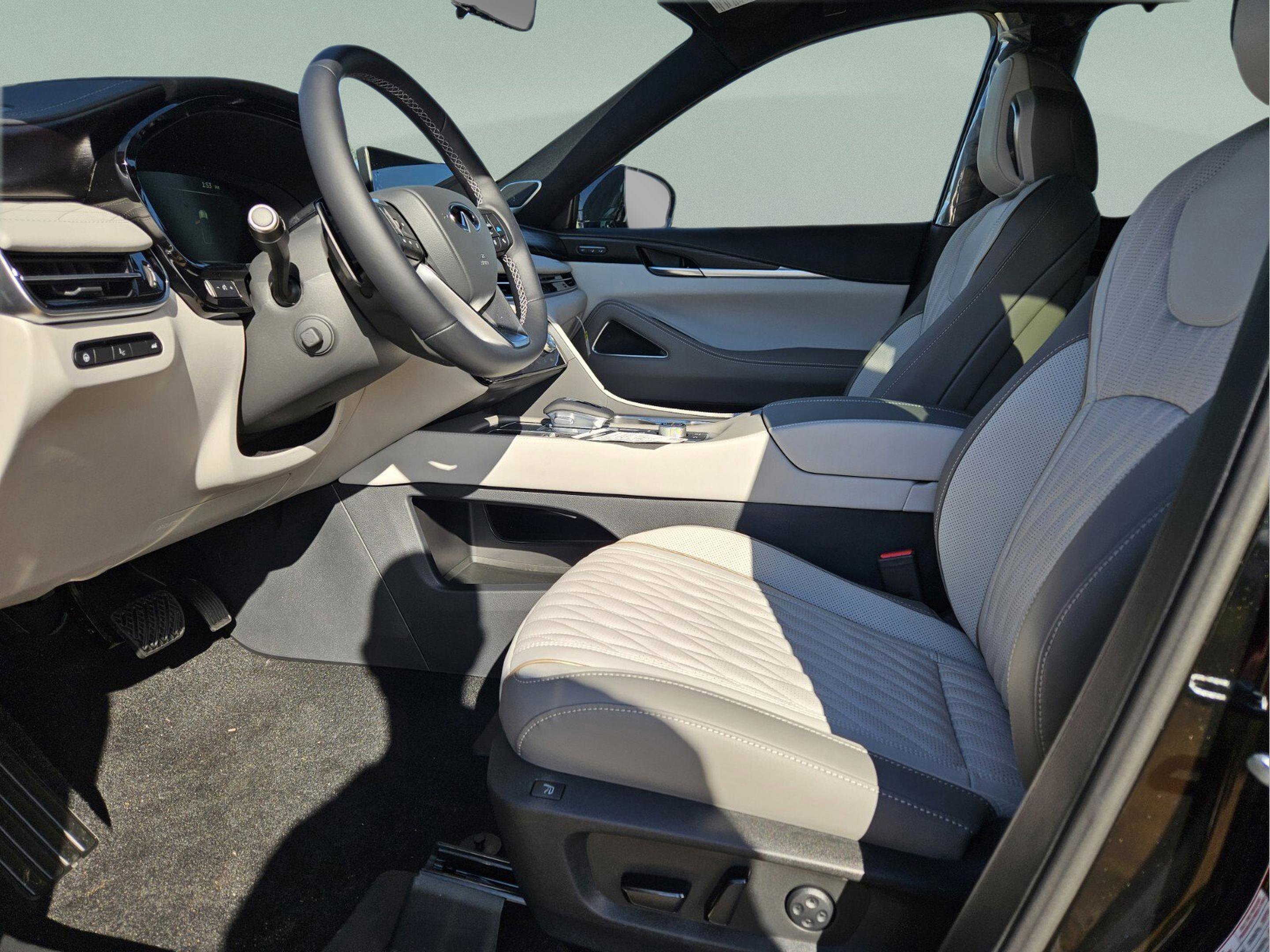 New 2026 INFINITI QX60 Autograph image 14