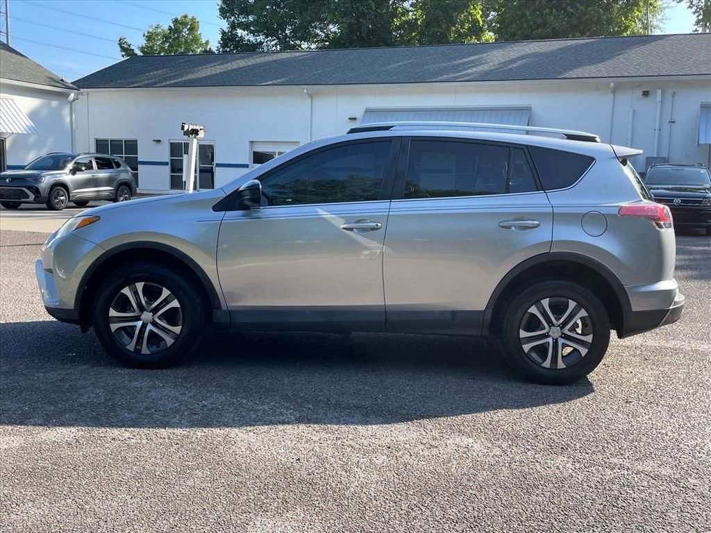Used 2017 Toyota RAV4 LE FWD image 27