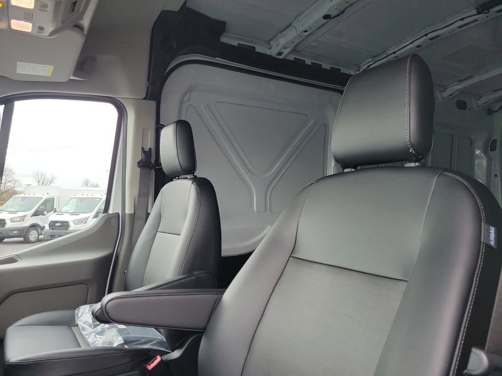 New 2026 Ford Transit 250 148 Medium Roof image 22