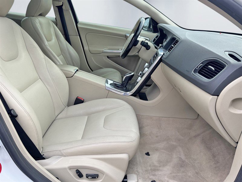 Used 2016 Volvo S60 T5 Premier w/ Convenience Package image 22