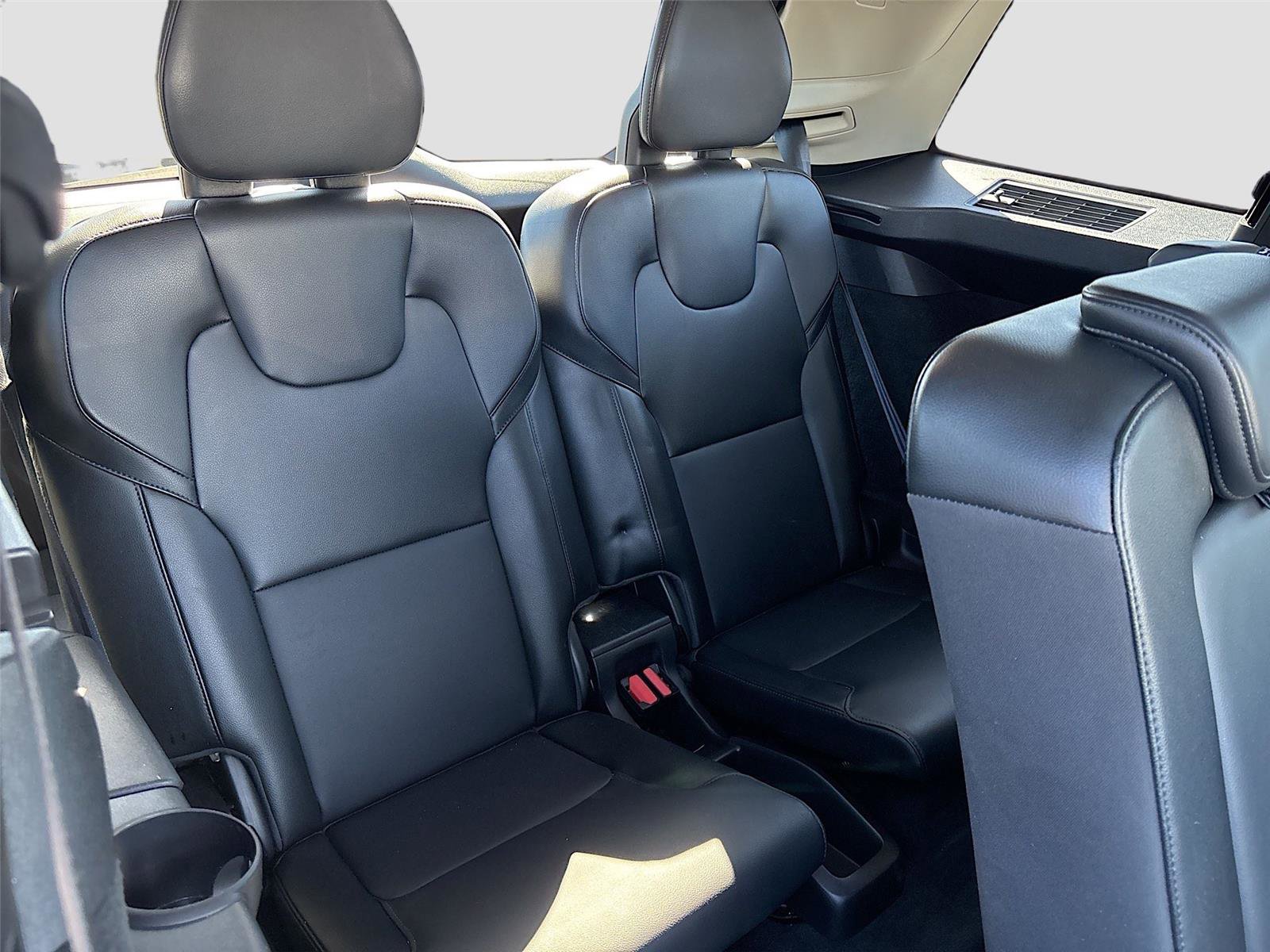 Used 2021 Volvo XC90 T5 Momentum w/ Climate Package FWD image 29