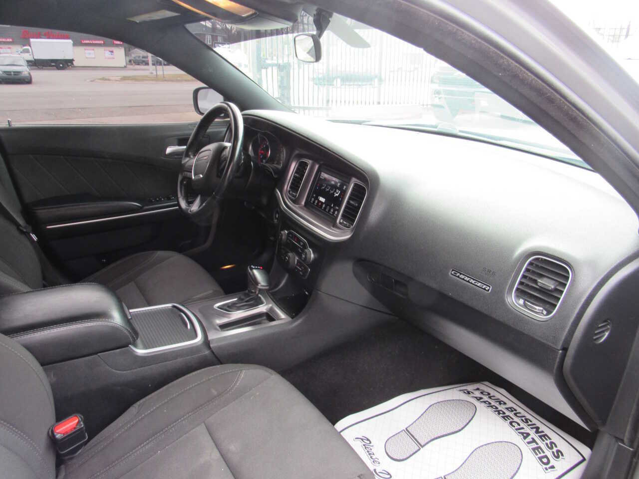 Used 2019 Dodge Charger SXT RWD image 23