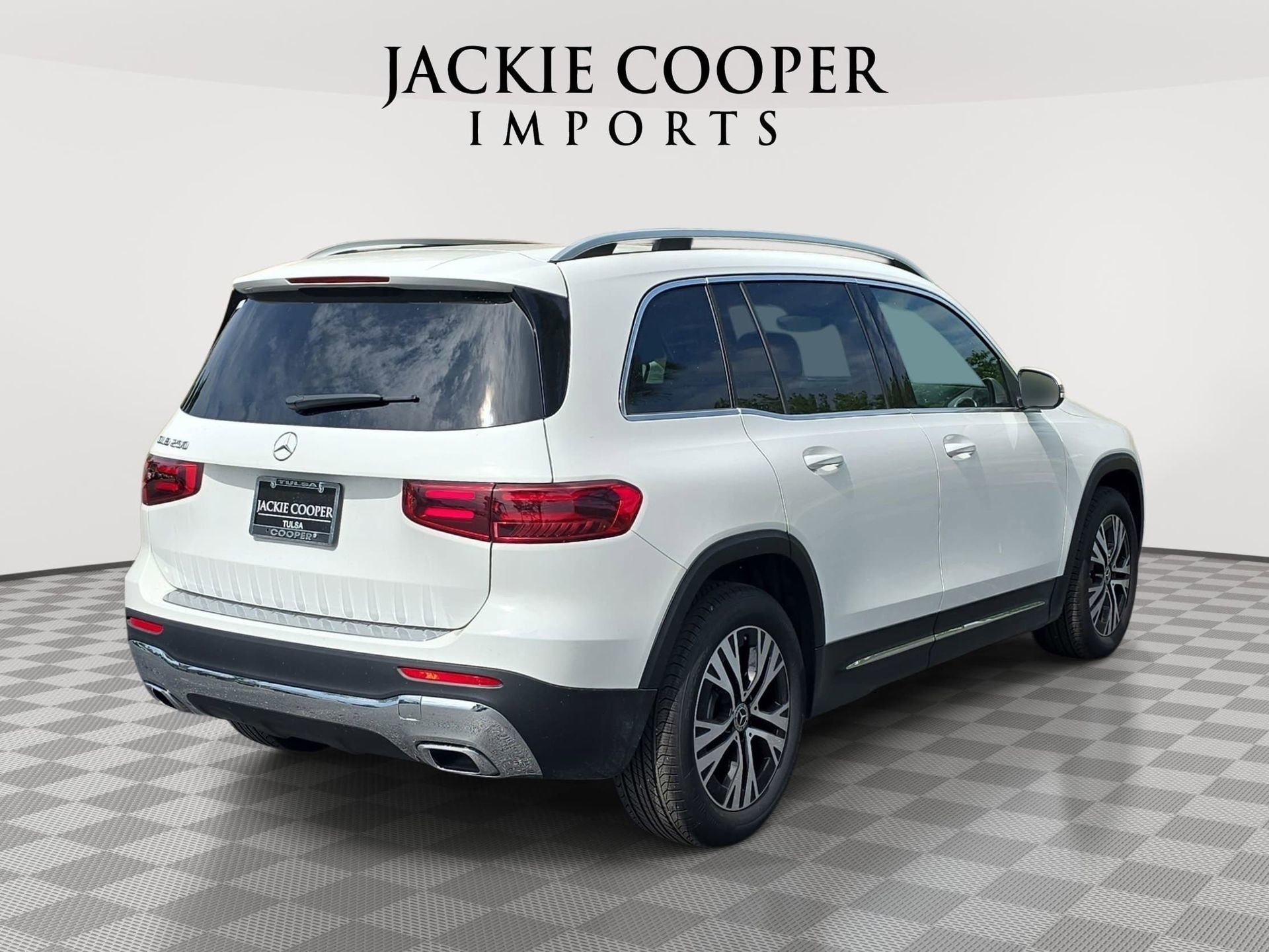 Used 2025 Mercedes-Benz GLB 250 image 5