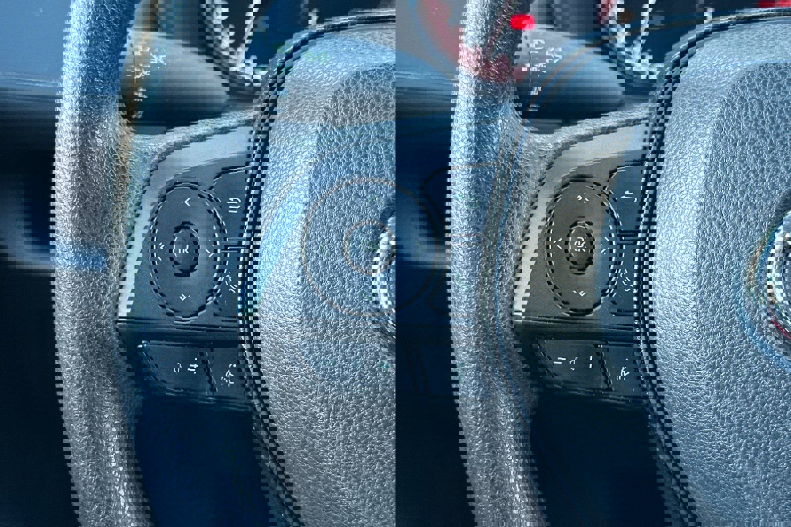 Used 2024 Toyota RAV4 LE image 26