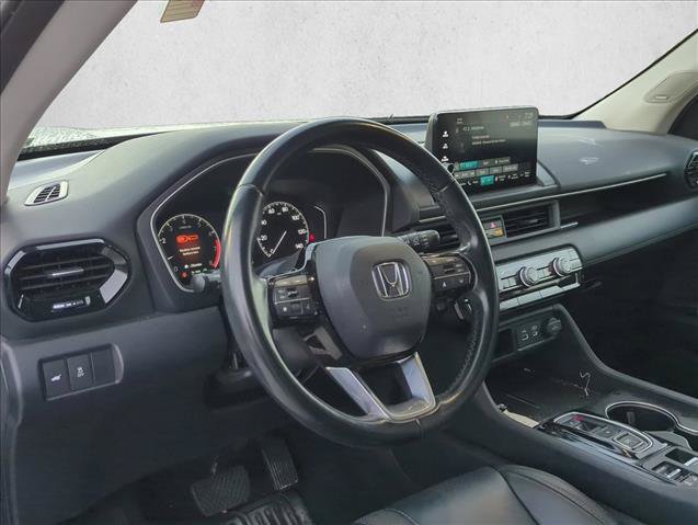 Used 2023 Honda Pilot Touring image 7