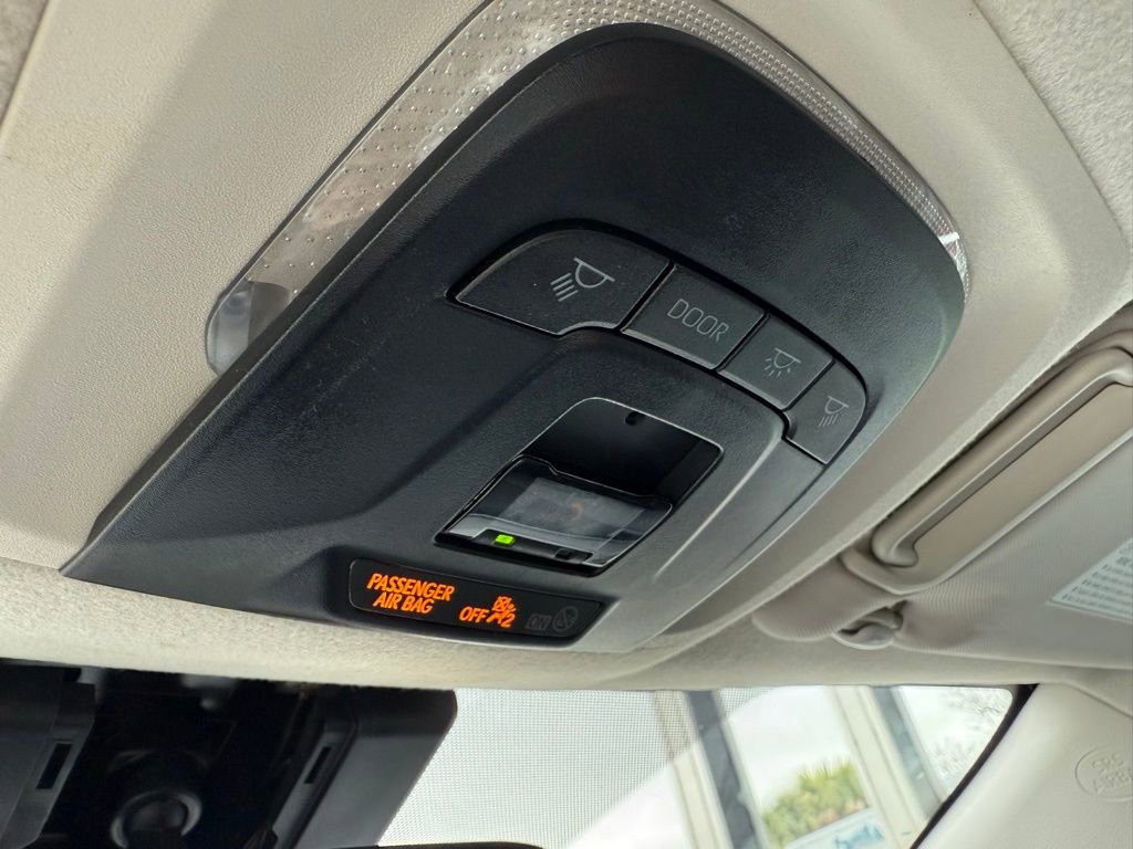 Used 2023 Toyota Corolla LE image 15