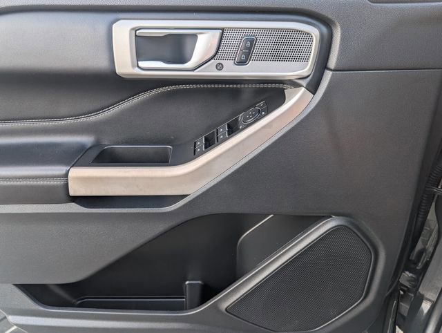 Used 2022 Ford Explorer XLT w/ Equipment Group 202A RWD image 31