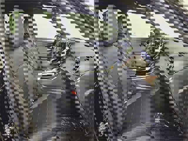 Certified 2025 Mercedes-Benz GLC 300 4MATIC image 21