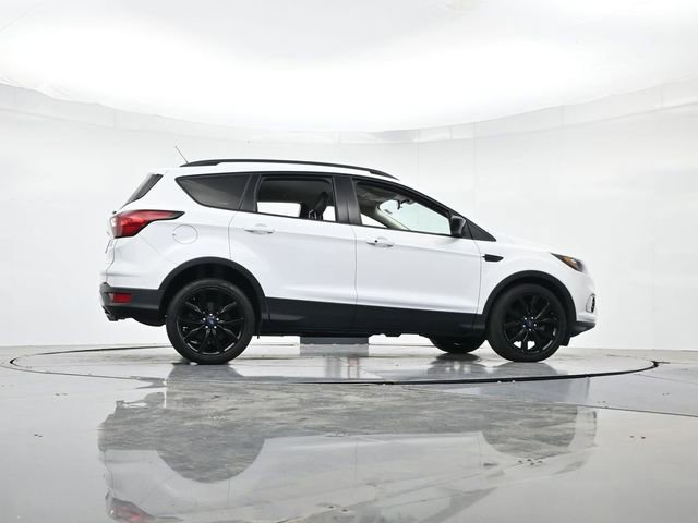Certified 2019 Ford Escape SE FWD image 31