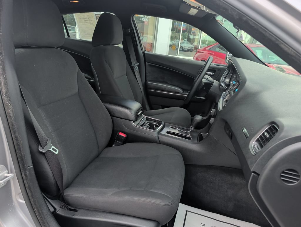 Used 2013 Dodge Charger SE RWD image 20