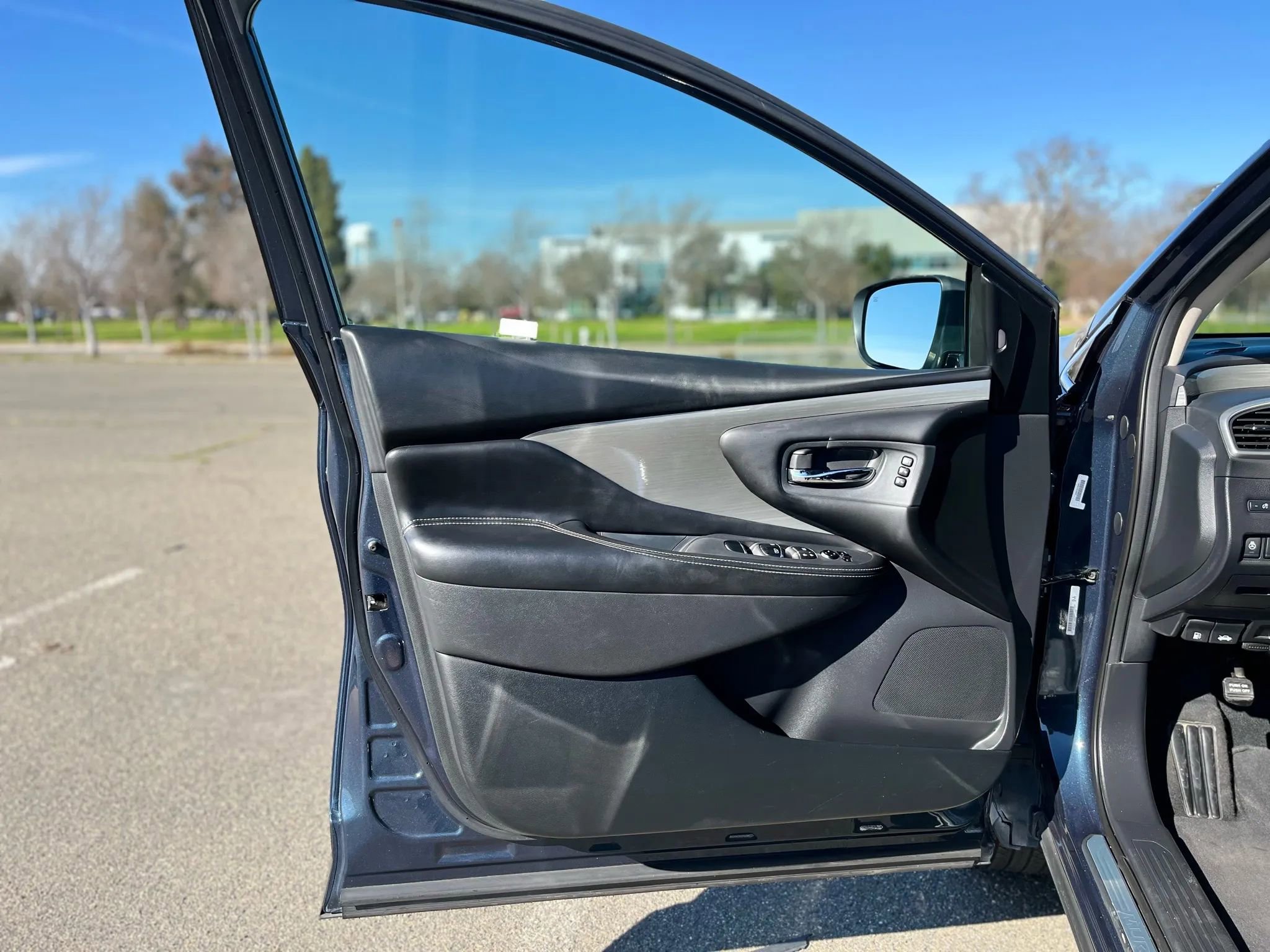 Used 2018 Nissan Murano SL w/ Moonroof Package image 9